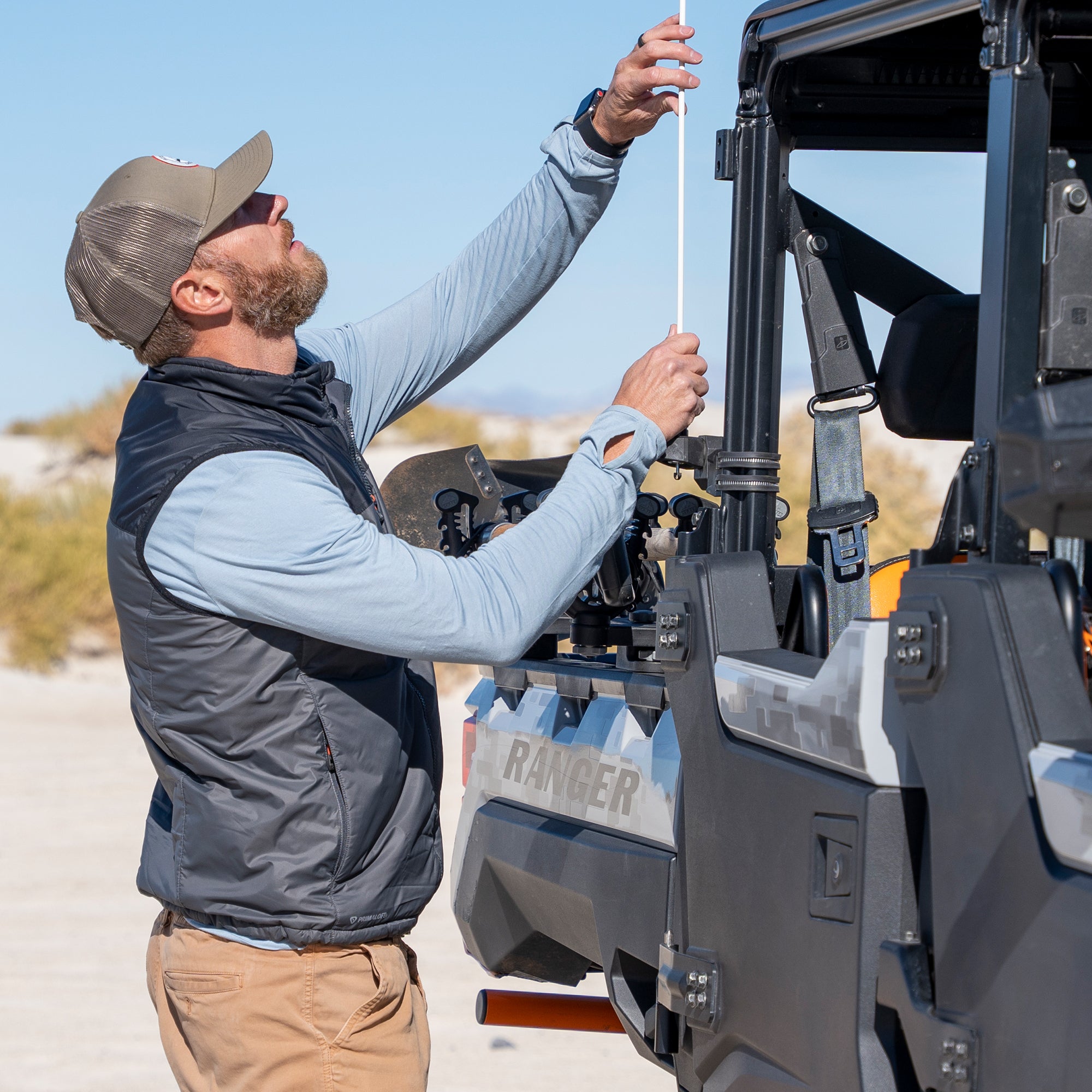 ELITE FOLD-AWAY FLAG WHIP MOUNT