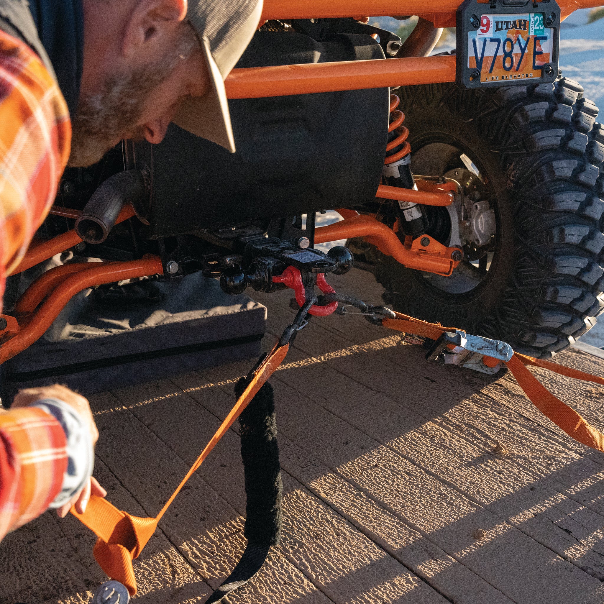 ELITE 4-WAY HITCH w/HD TOWING SHACKLE